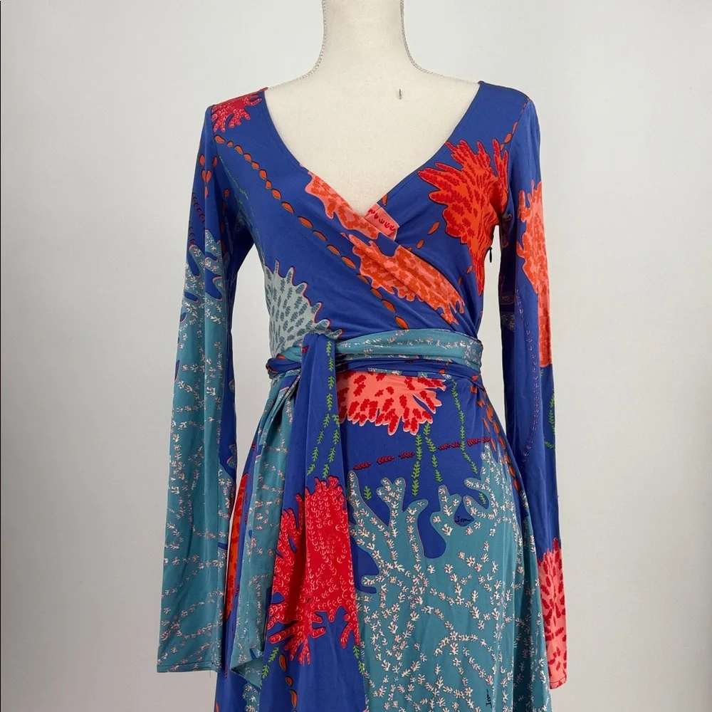 ISSA London Colorful Wrap Style Dress Size 8 100% silk - Picture 10 of 11